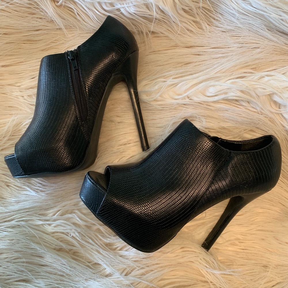 Steve Madden heeled booties